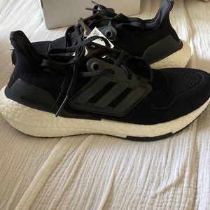 Adidas Ultraboost 22